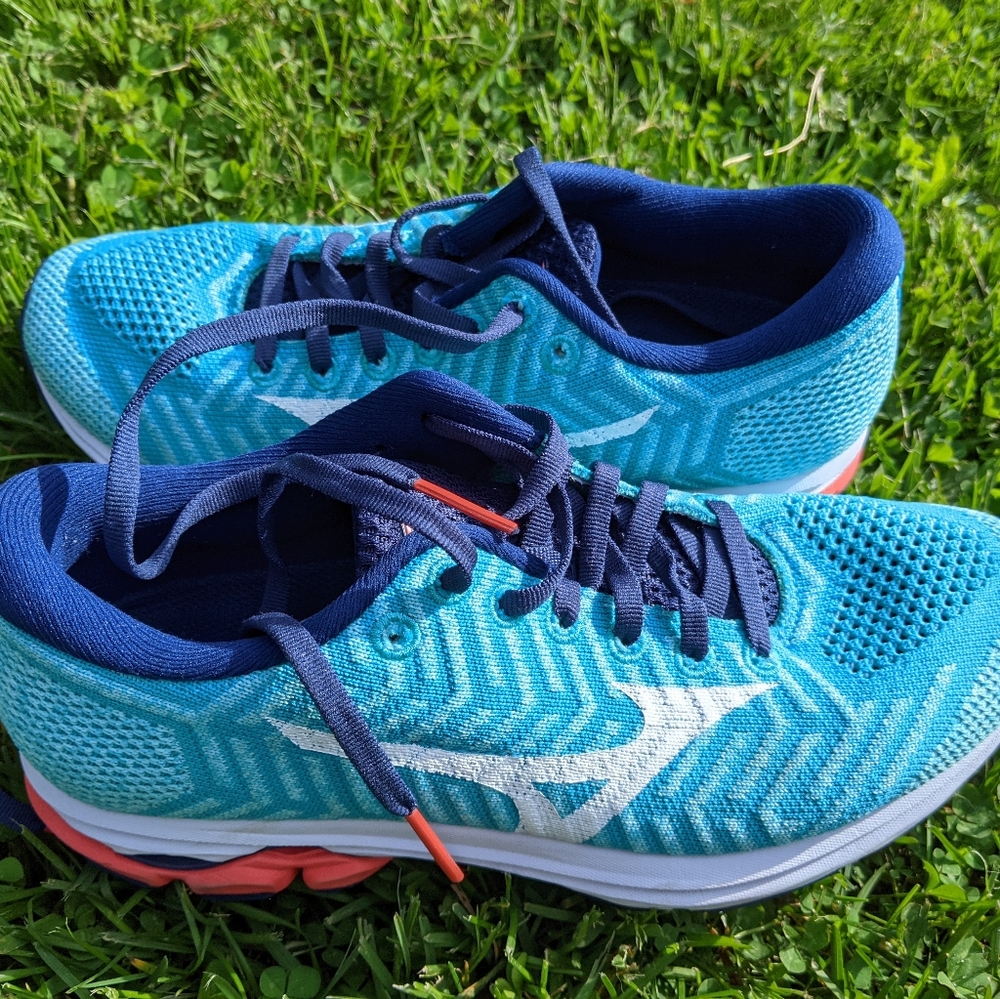 Mizuno Waveknit Running Shoe